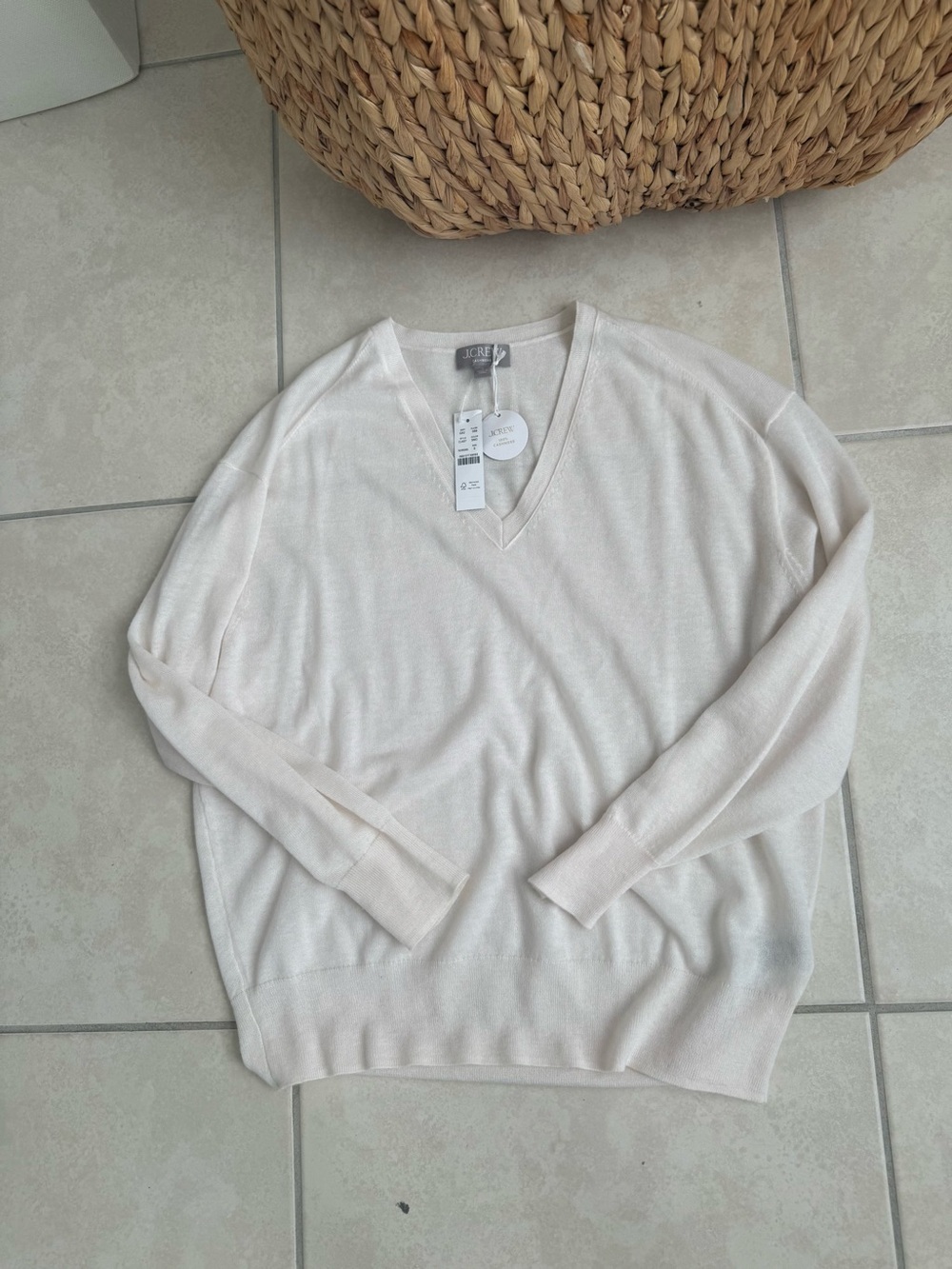 J.Crew Lightweight cashmere V neckSweater in Ivory